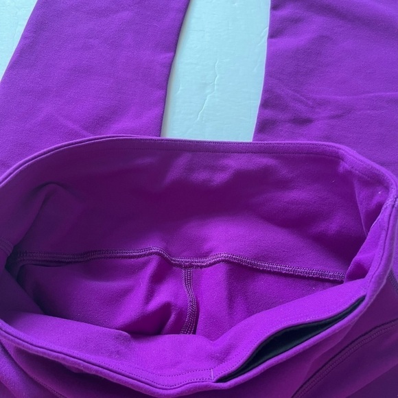 Lululemon Wunder Under Crop III and Never Still Crop 21” Both size 2 - Picture 15 of 16